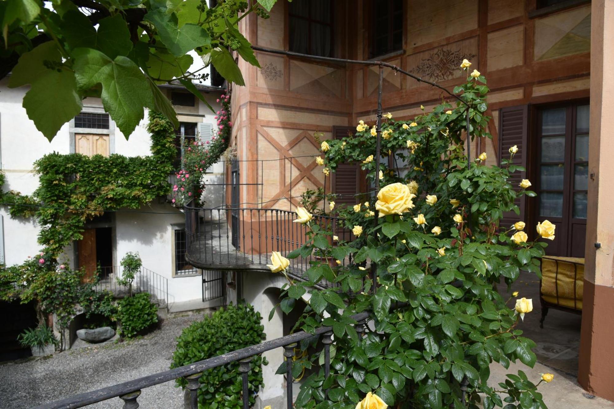 Piano Nobile Al Roseto Del Drago Villa San Bernardo  Exterior photo